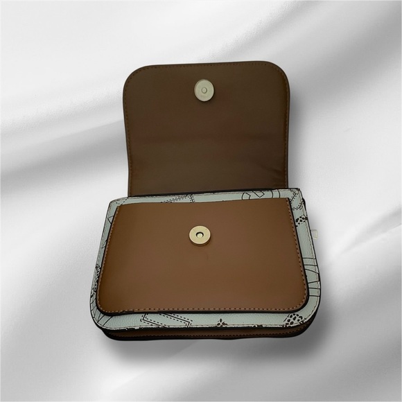 Baigefeili mini crossbody bag with guitar strap EUC - Picture 3 of 9